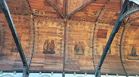 Beschilderte Holzdecke der Oude Kerk / Alte Kirche in Amsterdam