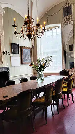 Historischer Raum in der Oude Kerk / Alten Kirche in Amsterdam