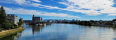 Basel von der Dreiländerbrücke gesehen