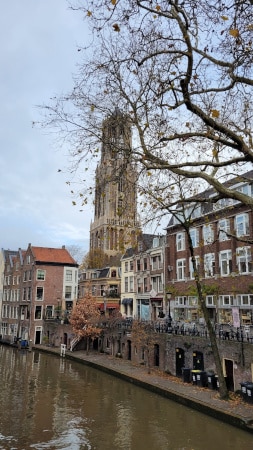 Sicht auf Dom von der Oude Gracht aus