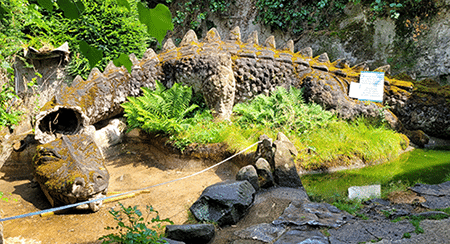 Drache in der Drachenhöhle der Nibelungenhalle