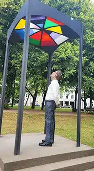 Kunstwerk - Hommage aan August Macke von Stephan Balkenhol - im Hofgarten von Bonn