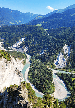 Mäander in der Rheinschlucht in Graubünden / Rhein in der Schweiz