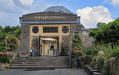 Nibelungenhalle beim Drachenfels