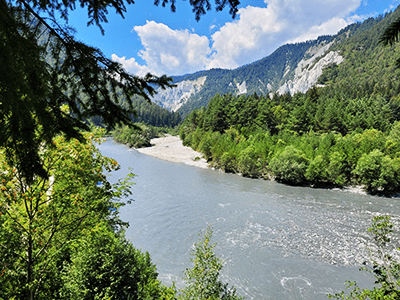 Vorderrhein in der Rheinschlucht in Graubünden in der Schweiz