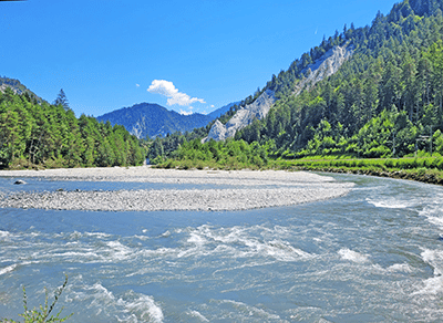 Mäander in der Rheinschlucht in Graubünden / Rhein in der Schweiz