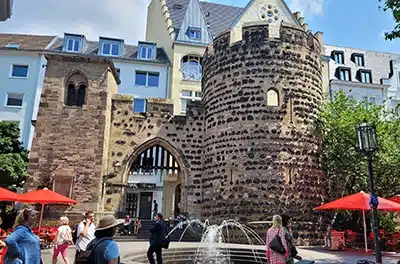 Sternentor, ein Teil der alten Stadtmauer, im Stadtzentrum von Bonn