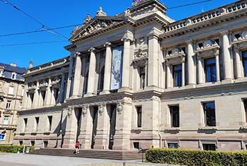 Bibliothek Place de la Republique